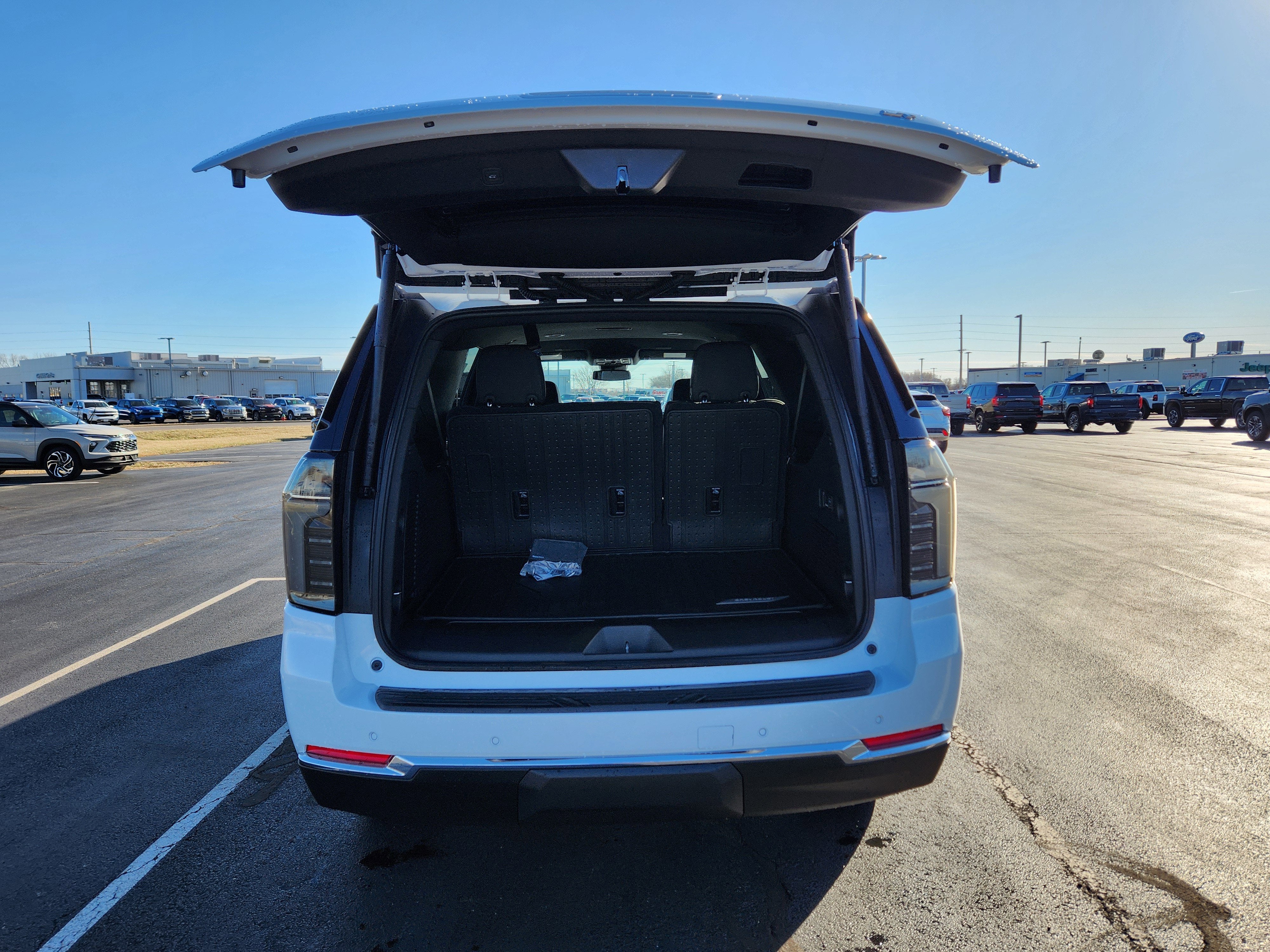 2026 Chevrolet Suburban LT