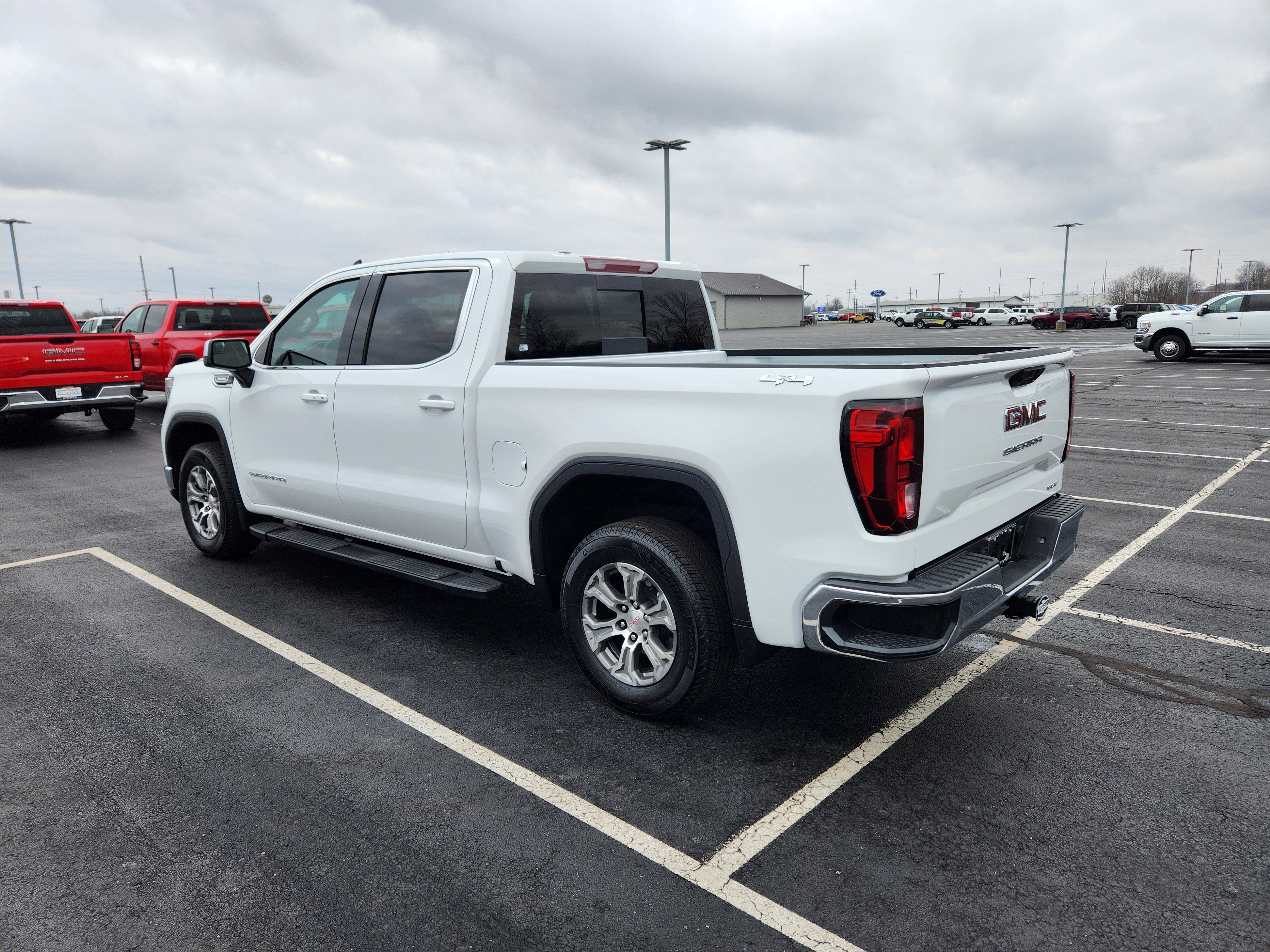 2025 GMC Sierra 1500 SLE