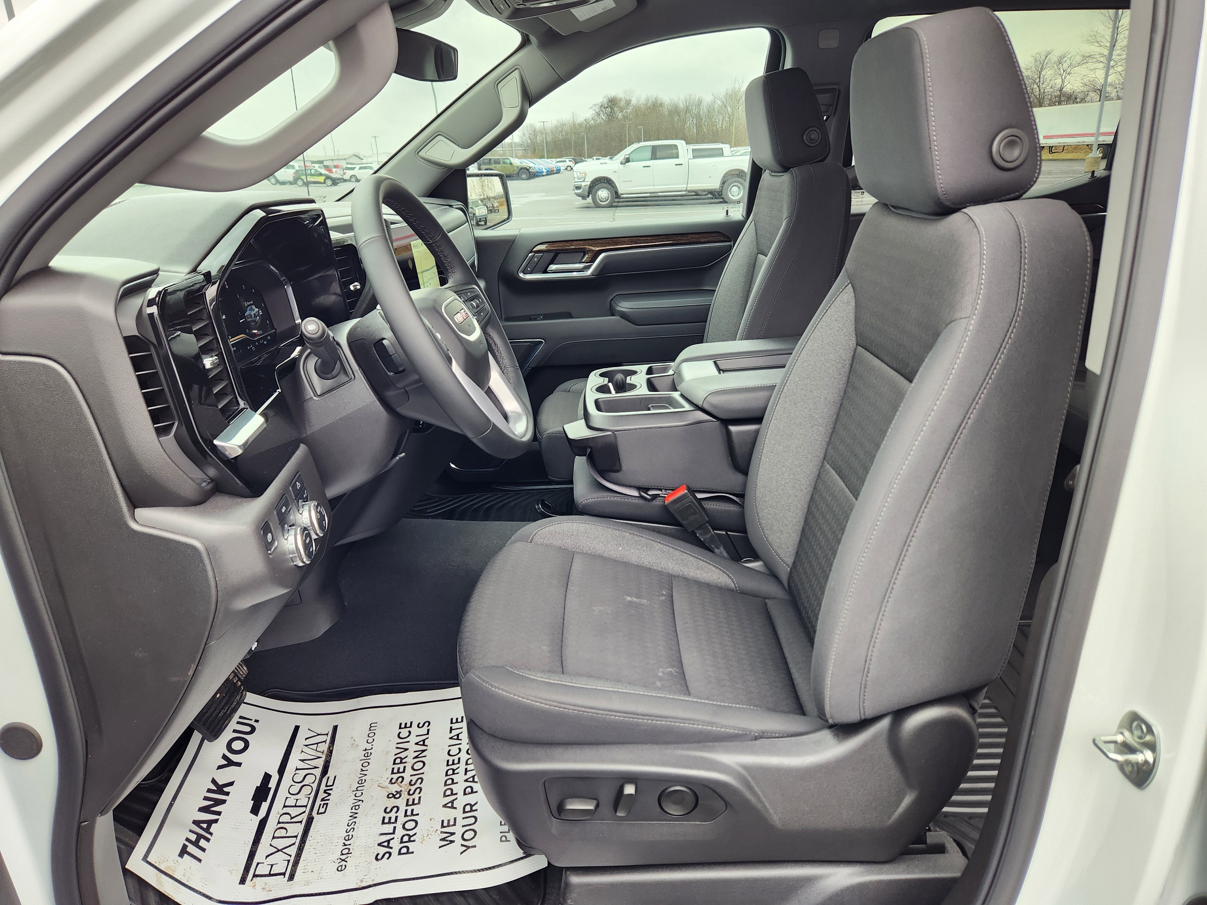 2025 GMC Sierra 1500 SLE